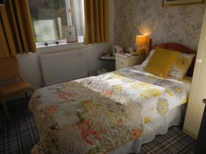 Single Room with Shower room in glenardran house