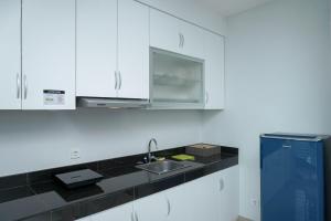 1BR Comfy Apartment at CitraLake Suites By Travelio