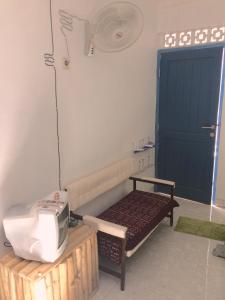 "NOMORE" Gallery and Guesthouse