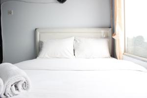 Quite 2BR Apartment at The Jarrdin Cihampelas By Travelio