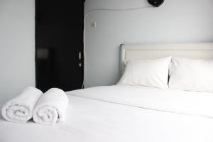 Quite 2BR Apartment at The Jarrdin Cihampelas By Travelio