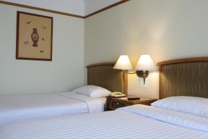 Superior Twin Room room in The Royal City Hotel