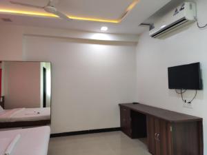 Hotel Adarsh