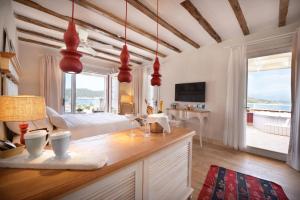 Deluxe Suite Sea View with Jacuzzi room in Hotel Unique-Boutique Class - Adults Only