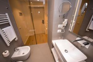 Deluxe Double Room with Balcony room in Hotel Theatro