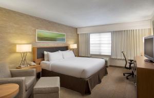 King Room - Disability Access room in Holiday Inn Grand Rapids-Airport an IHG Hotel