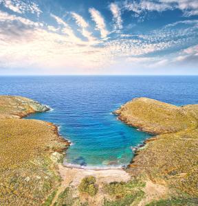 Amelia Beachfront Villa Kea Greece