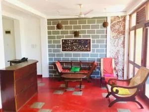 White Oceanic Guest & Restaurant - Madihe East