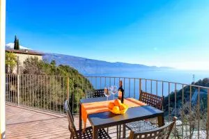 Orange house - Piovere