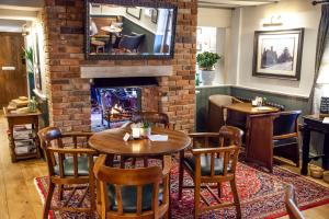 The Bell, Alderminster, Stratford-upon-Avon - Brunning and Price