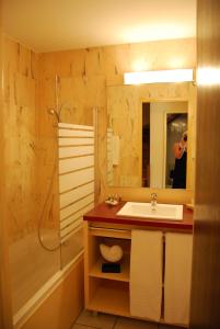 Villages vacances Lagrange Grand Bleu Vacances – Residence Les Jardins de Neptune : photos des chambres