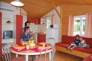 Villages vacances Lagrange Grand Bleu Vacances – Residence Les Pescalunes : photos des chambres