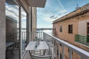 Sliema Smart SeaView Apartment