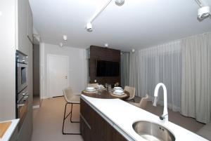 Apartamenty REZULAK Nadmorskie Tarasy A402 C210