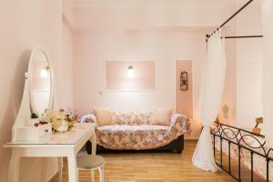 Syntagma 3 Bedroom Sweet Simple And Practical Apartment