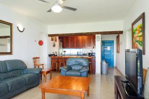 Santorini Kallisti 16 - Family Only