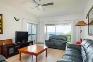 Santorini Kallisti 16 - Family Only