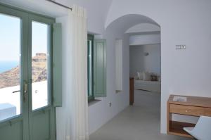 Cliff Side Suites Santorini Greece