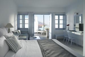 Maison Des Lys - Luxury Suites Santorini Greece