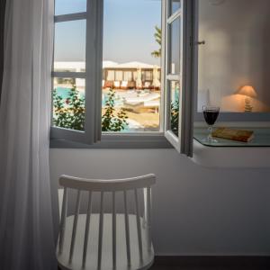 Maison Des Lys - Luxury Suites Santorini Greece