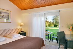 Hotels Logis Hotel Val de Vienne : photos des chambres