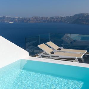 Maison Des Lys - Luxury Suites Santorini Greece