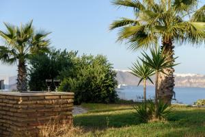 Maison Des Lys - Luxury Suites Santorini Greece
