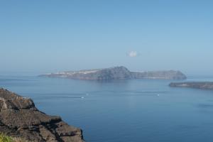 Maison Des Lys - Luxury Suites Santorini Greece