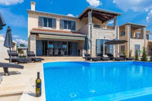 Elegant new villa Laura An with private pool in Porec 