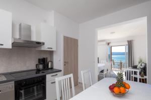 Apartman Ultra New XXL apartment 20 meters from the beach Jesenice Hrvatska