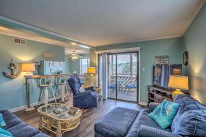Apartment room in Sunny Seaside Condo Patio Pool and Proximity!