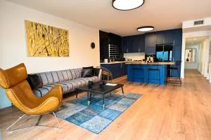 Royal Serenity Penthouse - 提比里亚