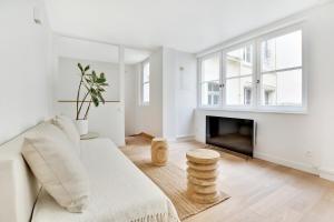 Pick A Flat s Apartment in Louvre - Rue Sainte Anne