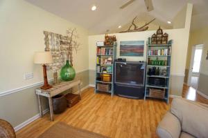 Paradise on Nautical Watch **Pool Just Steps Away**