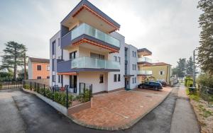 PUNTA MARY 100 Meters to the sea, Fresh 3-Bedroom Ground Floor Gem