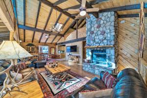 Holiday Home room in Ruidoso Antler Mountain Lodge - Game Room Hot Tub