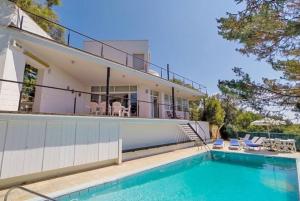 Villa with Private Pool room in Club Villamar - Queen Victoria