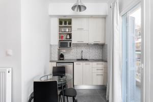 BeOurGuest 2 Bright Corner Suite