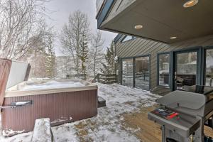 Ski and Relax Vail-Beaver Creek Duplex with Hot Tub