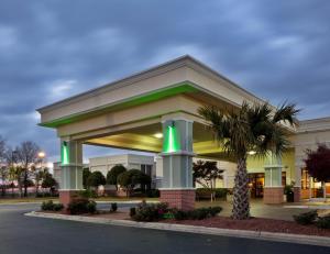 Holiday Inn Lumberton, an IHG Hotel