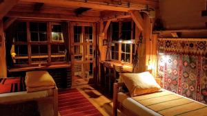 Studio with Garden View room in Base Camp for Adventurers-Urban Guerrilla