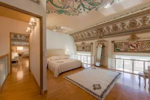 EXCEPTIONNEL !!! VENEZ SEJOURNER DANS LES 3 SUITES D'UN AUTHENTIQUE ANCIEN PALACE DE LA "BELLE EPOQUE" de 1874 !!! UNIQUE !!! - Грімальді