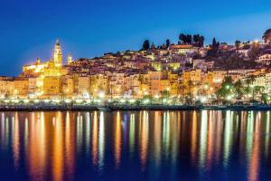 EXCEPTIONNEL !!! VENEZ SEJOURNER DANS LES 3 SUITES DUN AUTHENTIQUE ANCIEN PALACE DE LA "BELLE EPOQUE" de 1874 !!! UNIQUE !!!