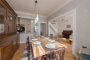 Appartements EXCEPTIONNEL !!! VENEZ SEJOURNER DANS LES 3 SUITES D'UN AUTHENTIQUE ANCIEN PALACE DE LA 