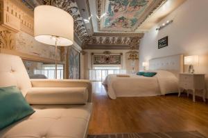 Appartements EXCEPTIONNEL !!! VENEZ SEJOURNER DANS LES 3 SUITES D'UN AUTHENTIQUE ANCIEN PALACE DE LA 