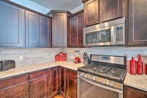 Main St Bozeman Condo - Walk to Parks and Eateries!