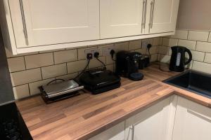 a COSY CLEAN GROUND FLOOR FLAT CLOSE TO TOWN CENTRE