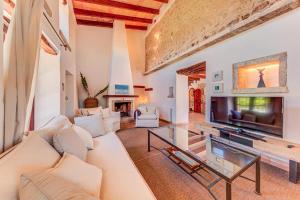 Villa Font Xica Gran by Sealand Villas