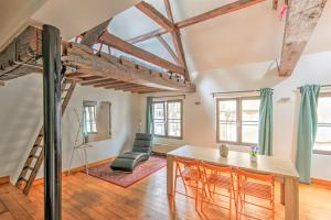 Tempel Cathedral Lodge in the Heart of Antwerp