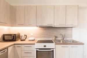 K and B corfustudios